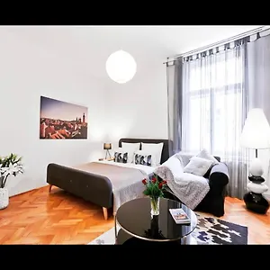 Old Town Square Jakubska 744 Apartment Prague